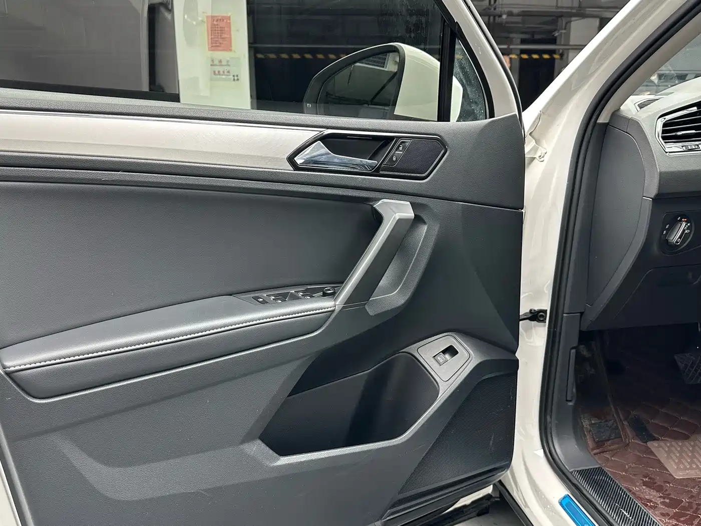 Volkswagen Tiguan L 2020 330TSI Auto 2WD Smart Luxury China VI фото 8