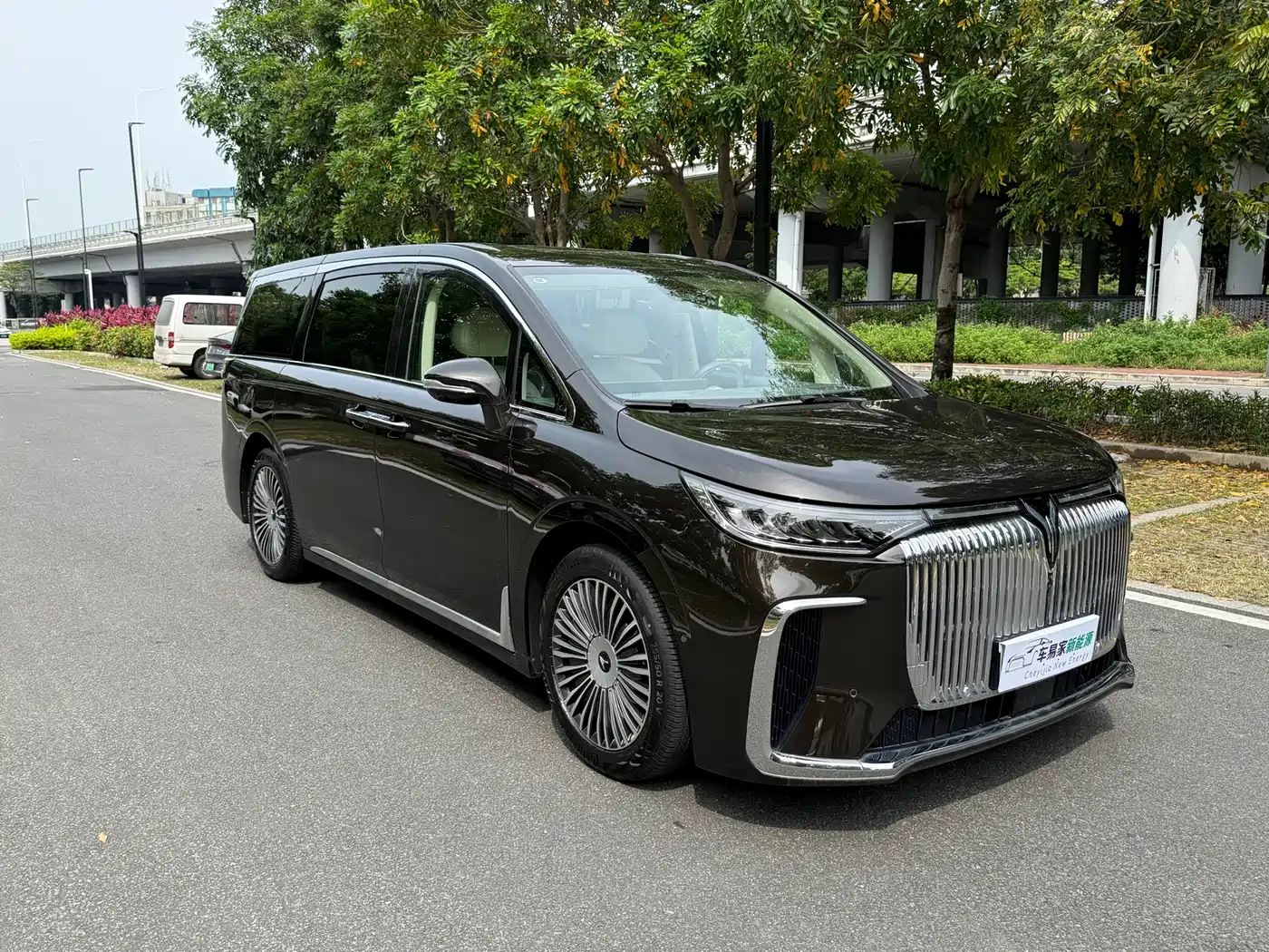 Voyah Auto Voyah Dreamer 2025 PHEV 4WD Kunpeng Premium Edition фото 7