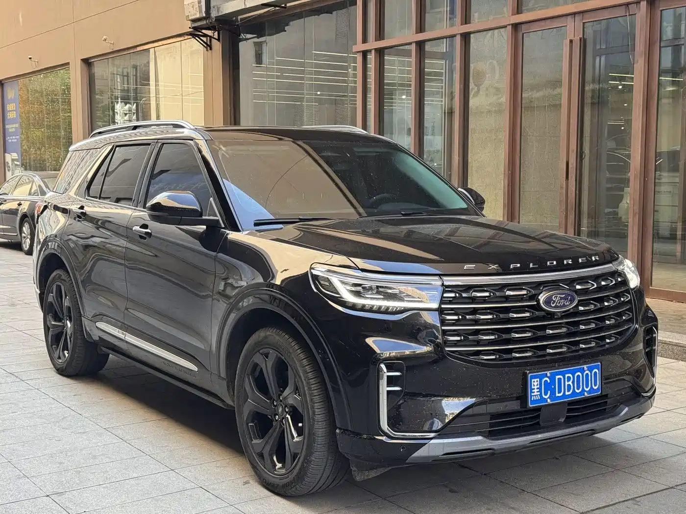 Ford Explorer 2025 2024 2.3T EcoBoost AWD Titanium Edition 6-Seater