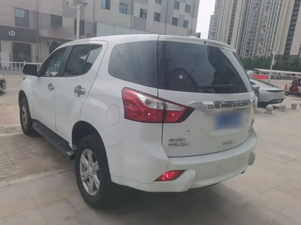 Isuzu mu-X Ranger 2016 2015 2.5T 2WD Manual Touring 5-seater