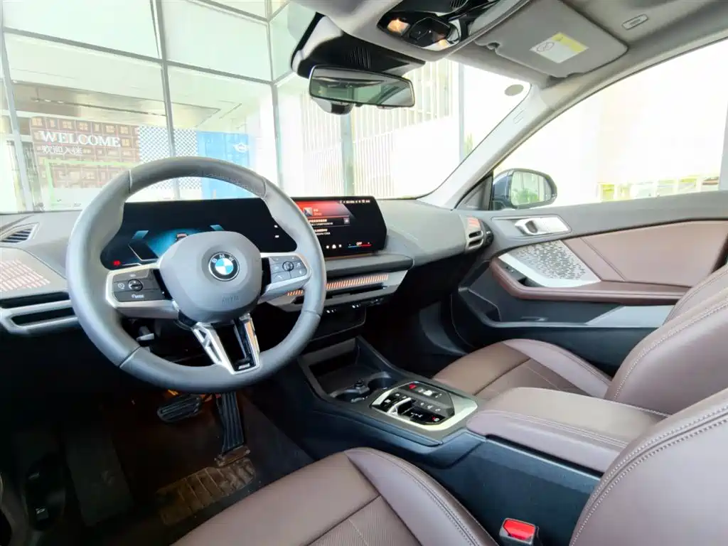 BMW 2 Series 2025 225L M Sport Package фото 14