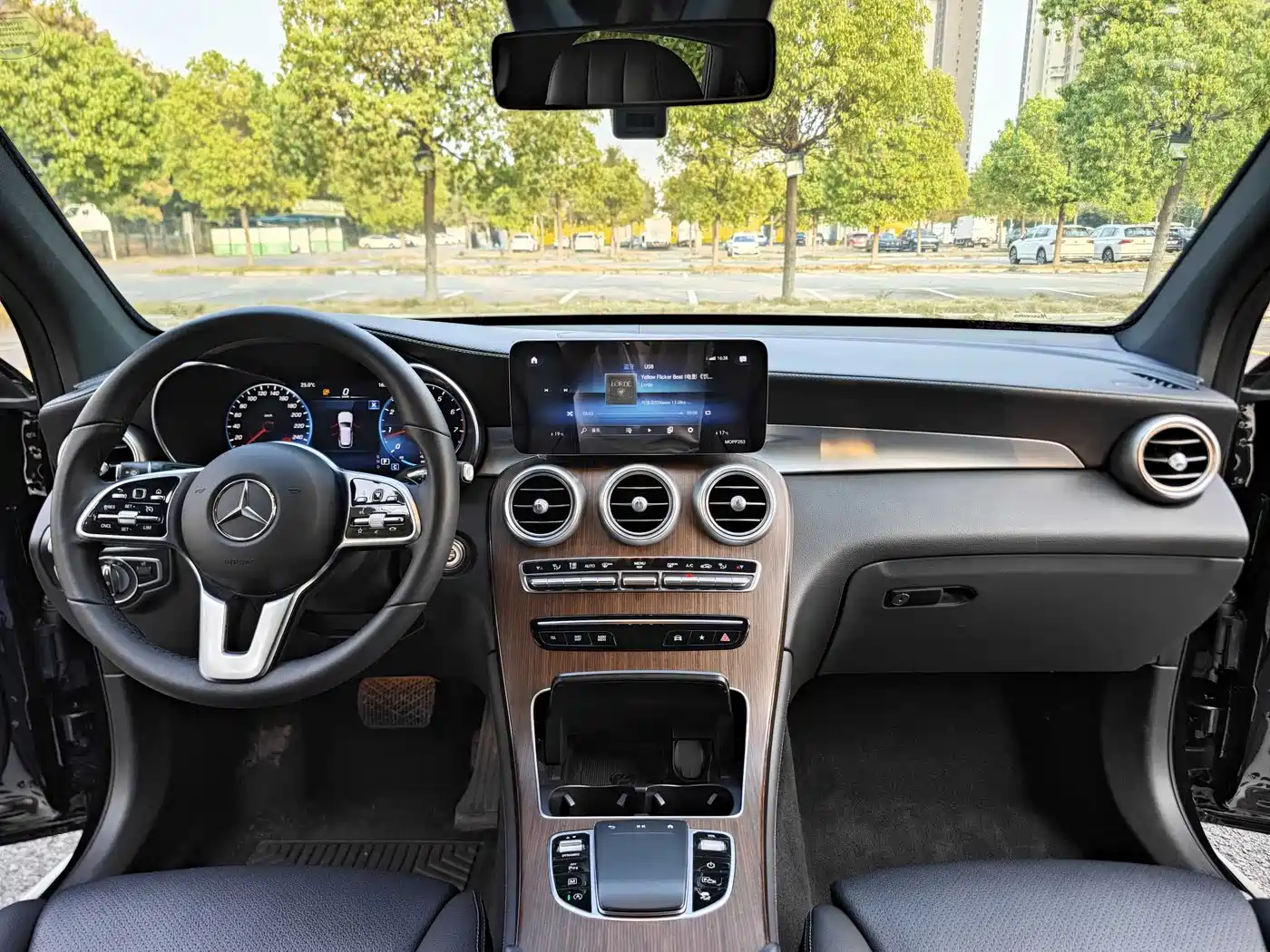 Mercedes-Benz GLC 2022 Model GLC 300 L 4MATIC Dynamic Edition фото 6