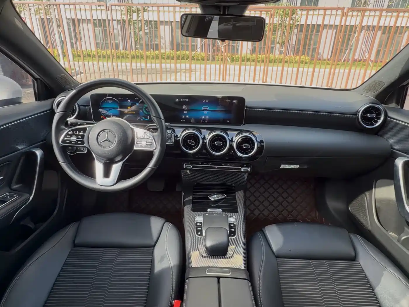 Mercedes-Benz A-Class (Import) 2019 A 200 Dynamic Version фото 8