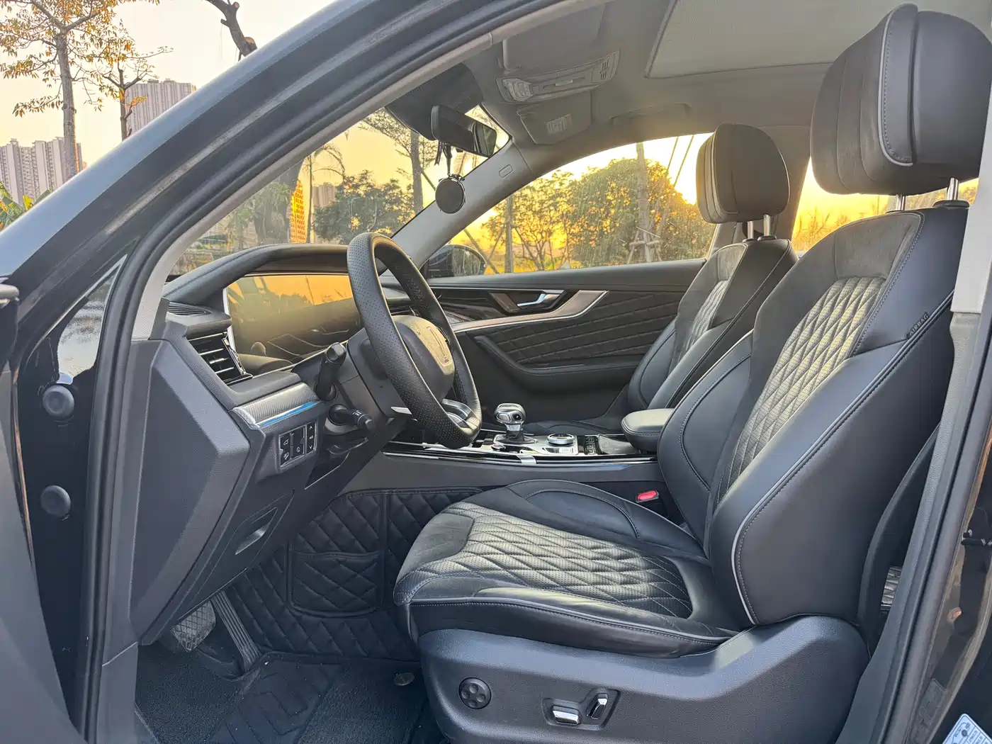 Hongqi HS5 2019 2.0T Smart Connect Enjoy Edition фото 4