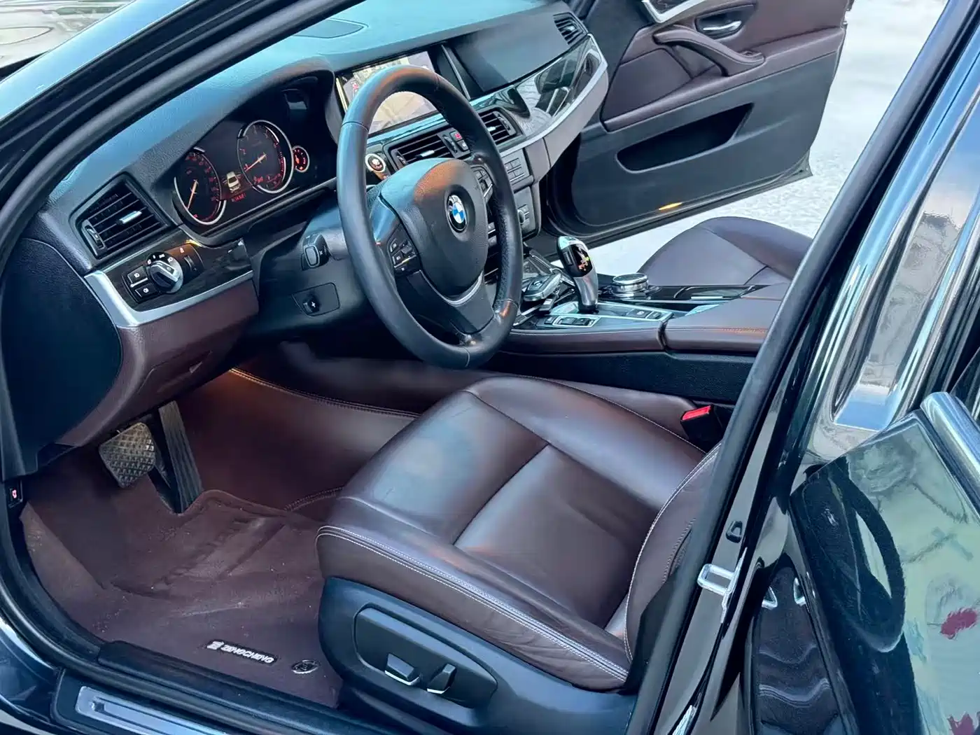 BMW 5 Series 2017 525Li Luxury Design Package фото 5