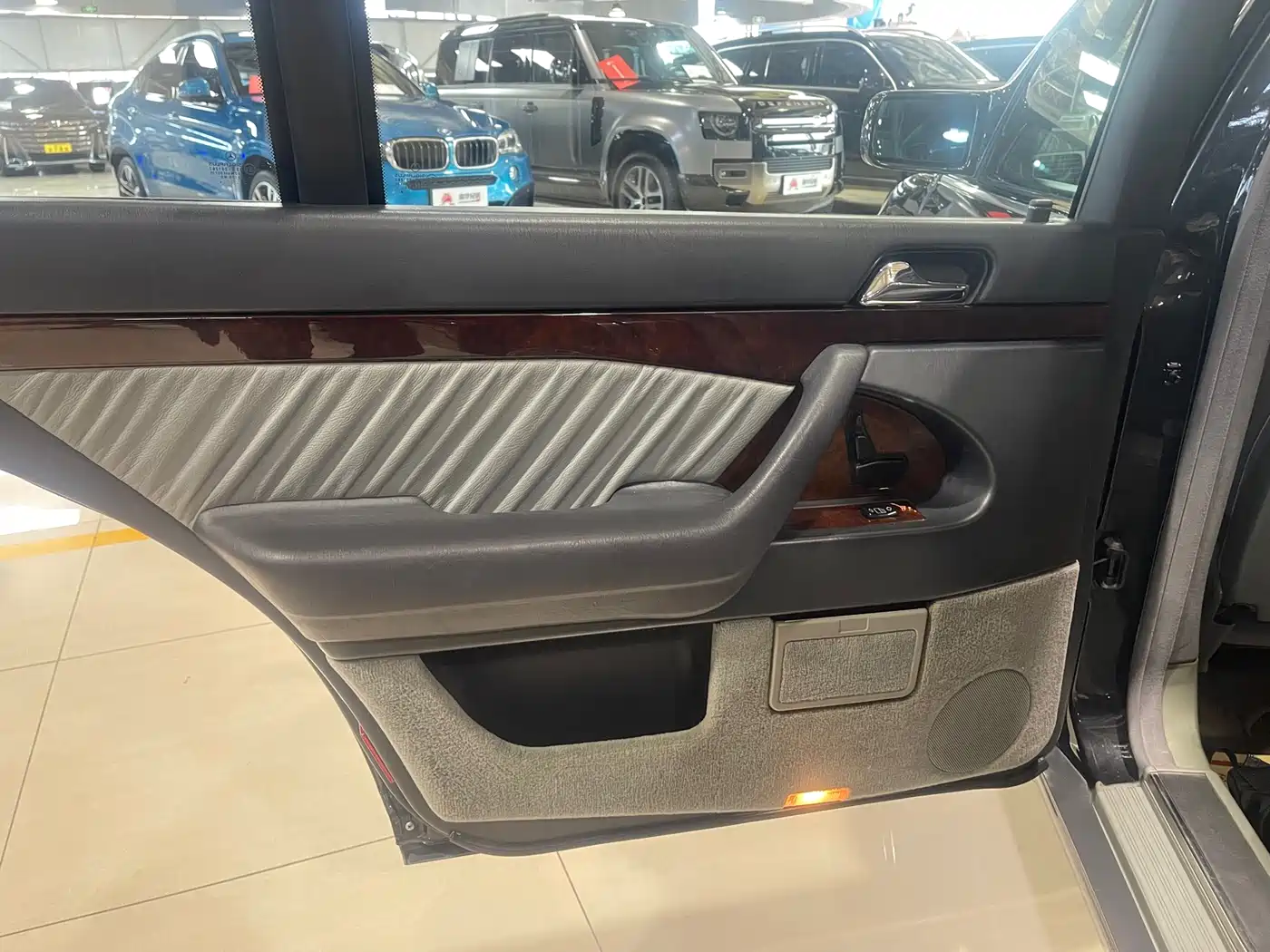 Mercedes-Benz S-Class 1995