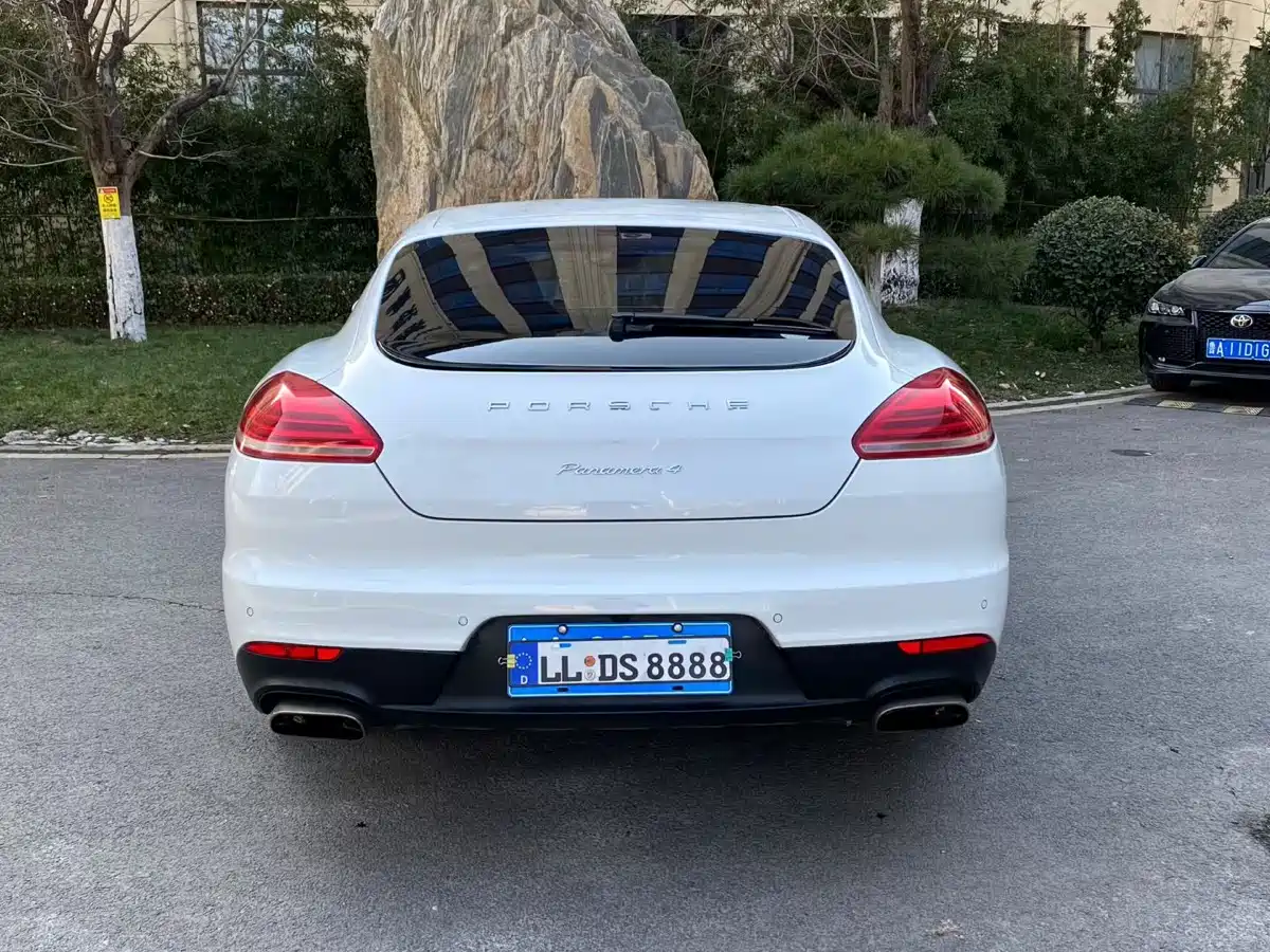 Porsche Panamera 2014 Panamera 4 3.0T фото 5