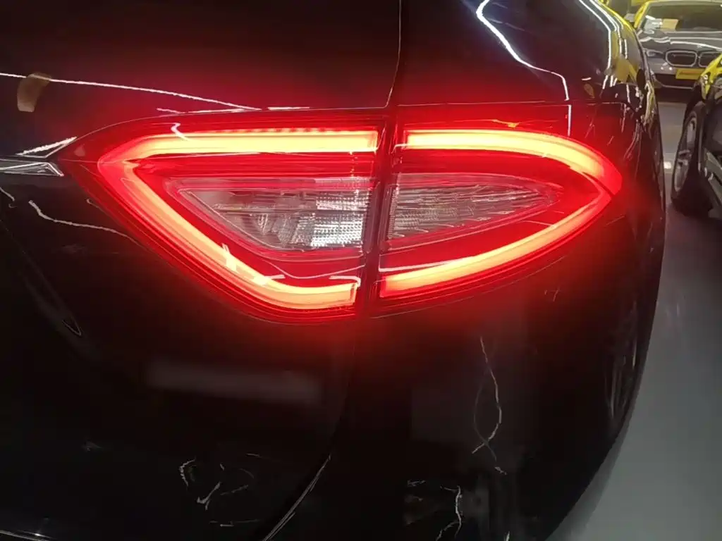صورة 8 - Maserati Levante