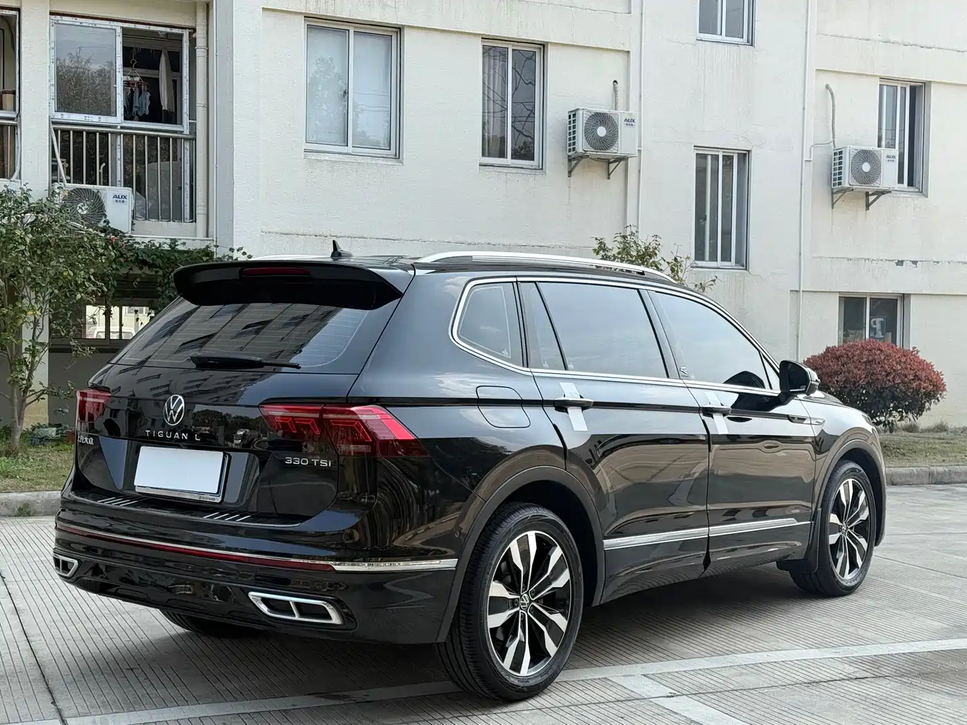 Volkswagen Tiguan L 2022 330TSI Auto 2WD R-Line Premium Edition фото 12