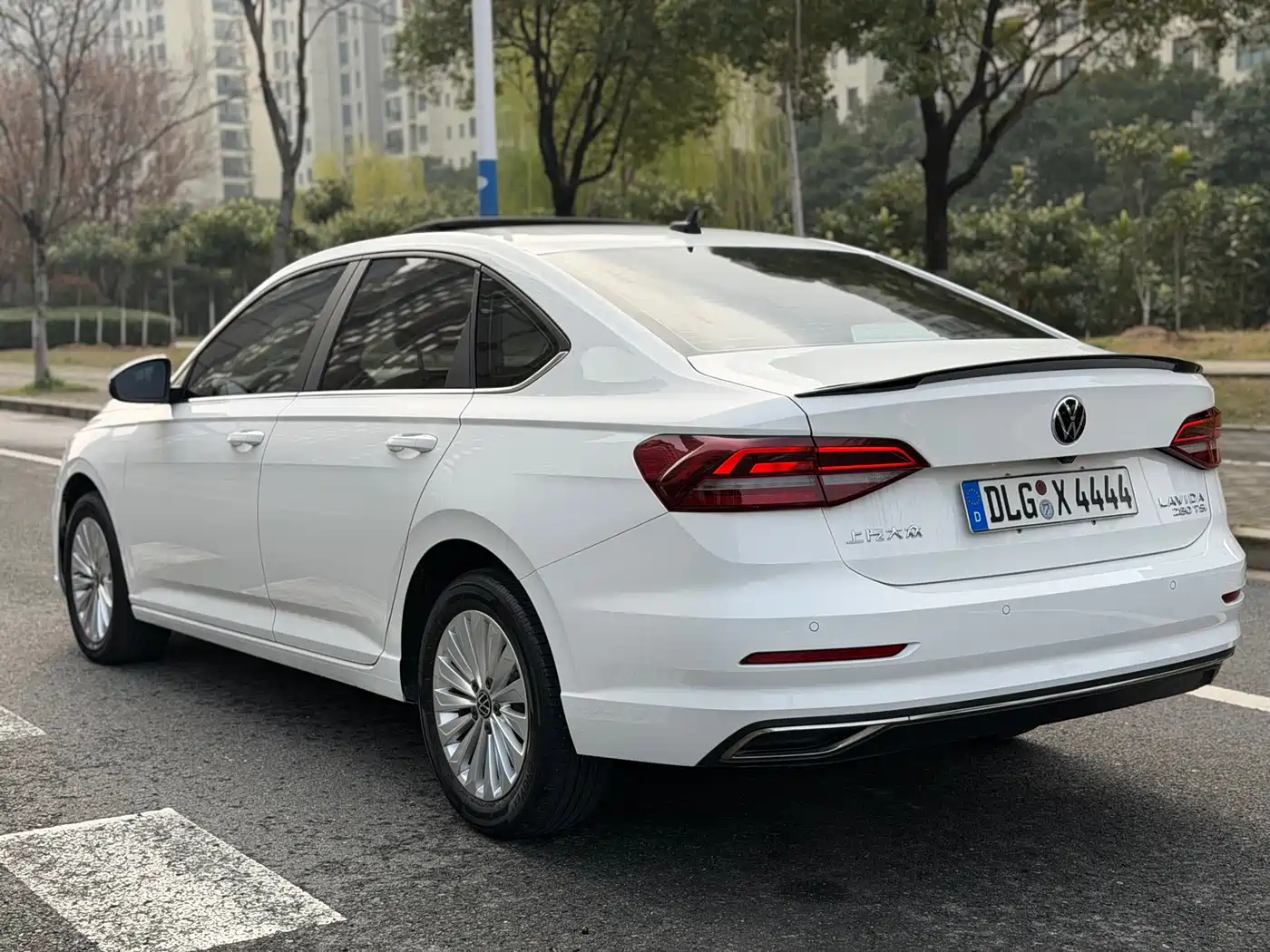 Volkswagen Lavida 2021 280TSI DSG Comfort Edition фото 23