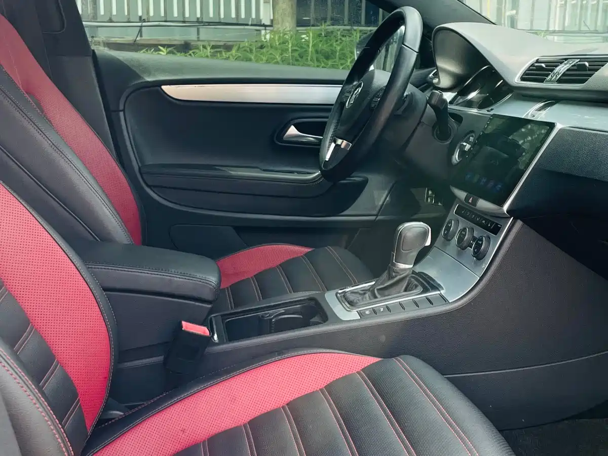 Volkswagen FAW-Volkswagen CC 2018 1.8TSI Luxury фото 13