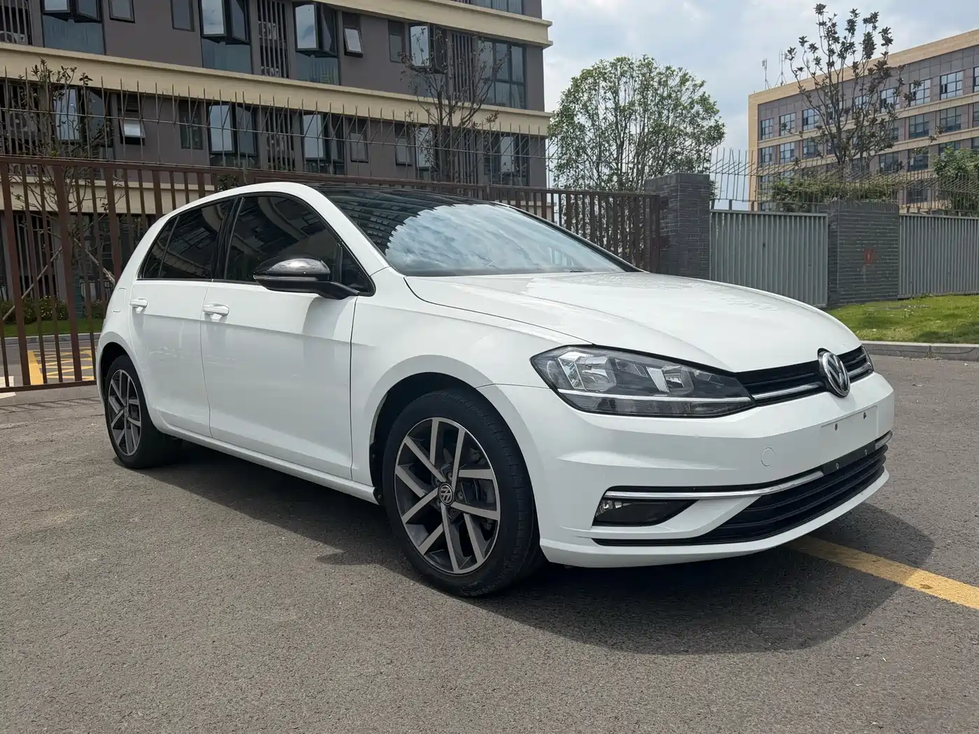 Volkswagen Golf 2020 Beloved Edition 280TSI DSG Comfort фото 3