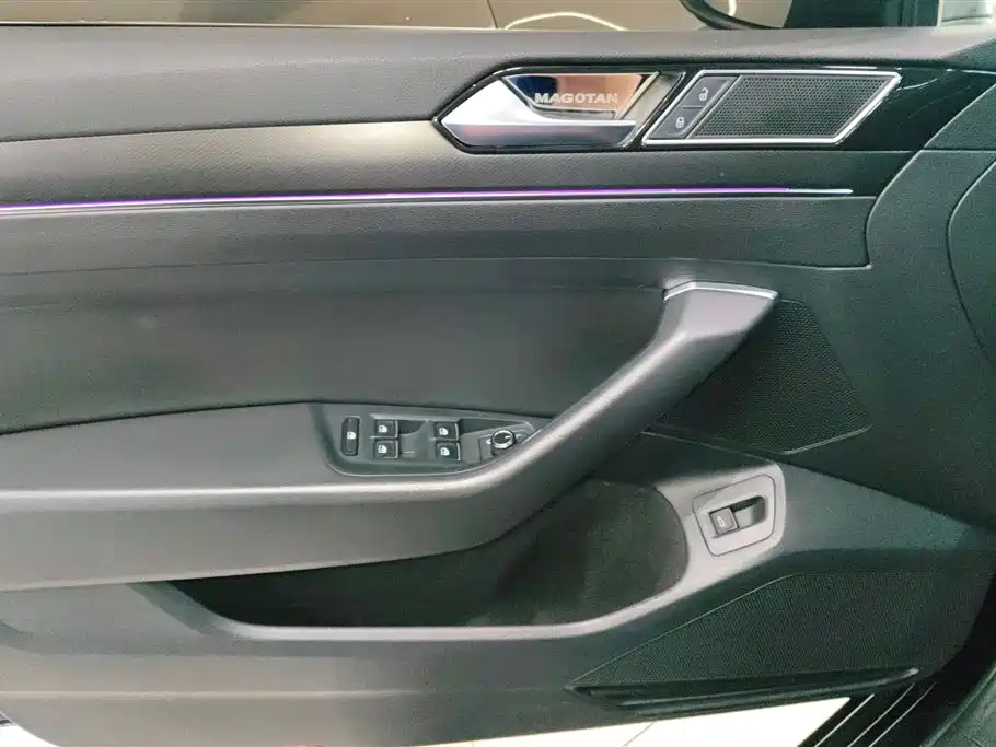 Volkswagen Magotan 2020 330TSI DSG Leading фото 6
