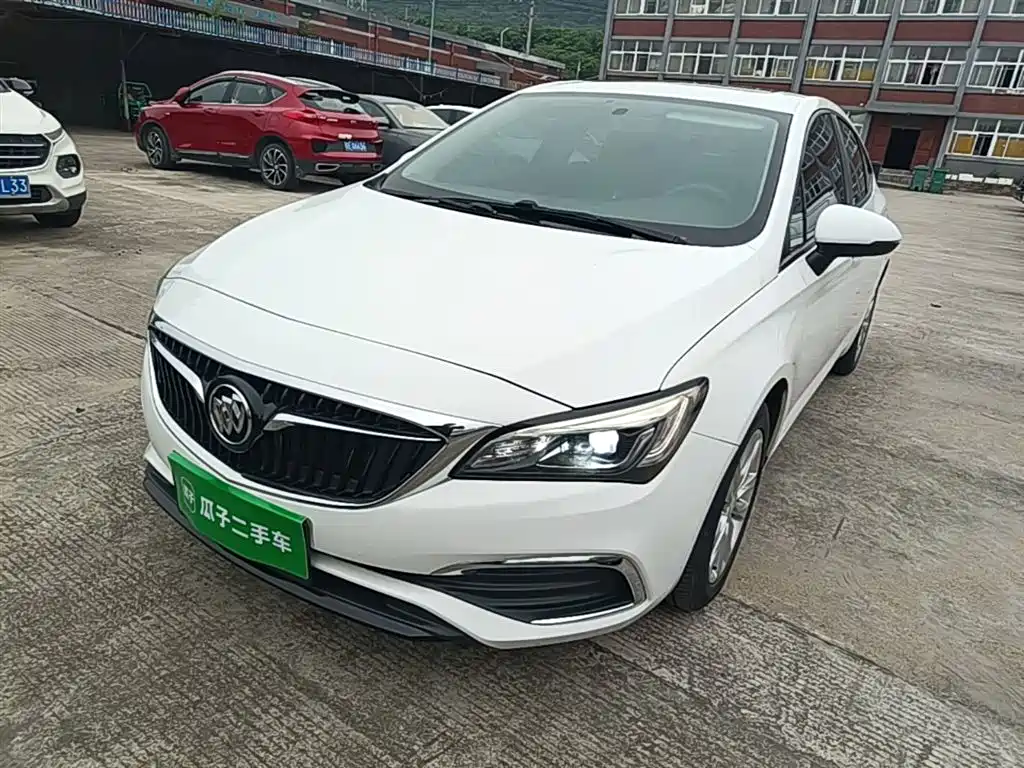 Buick Verano 2019 Sedan 20T Dual Clutch Leading фото 2