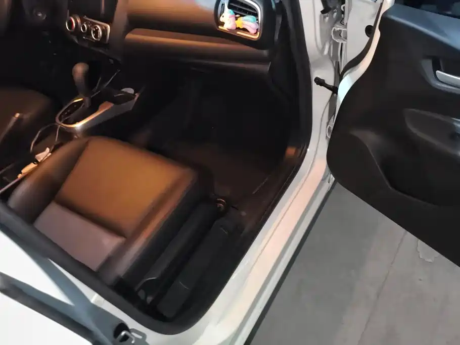 Фото 8 - Honda Fit