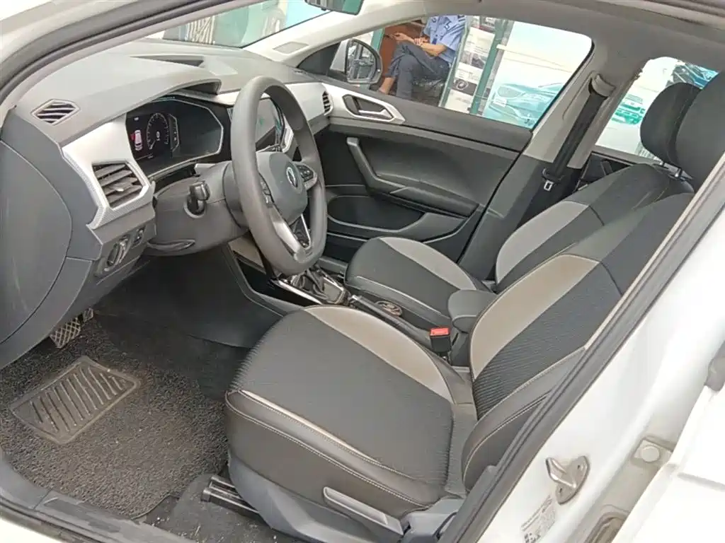Volkswagen Tanying 2021 1.5L Automatic Smart Connect Edition фото 15