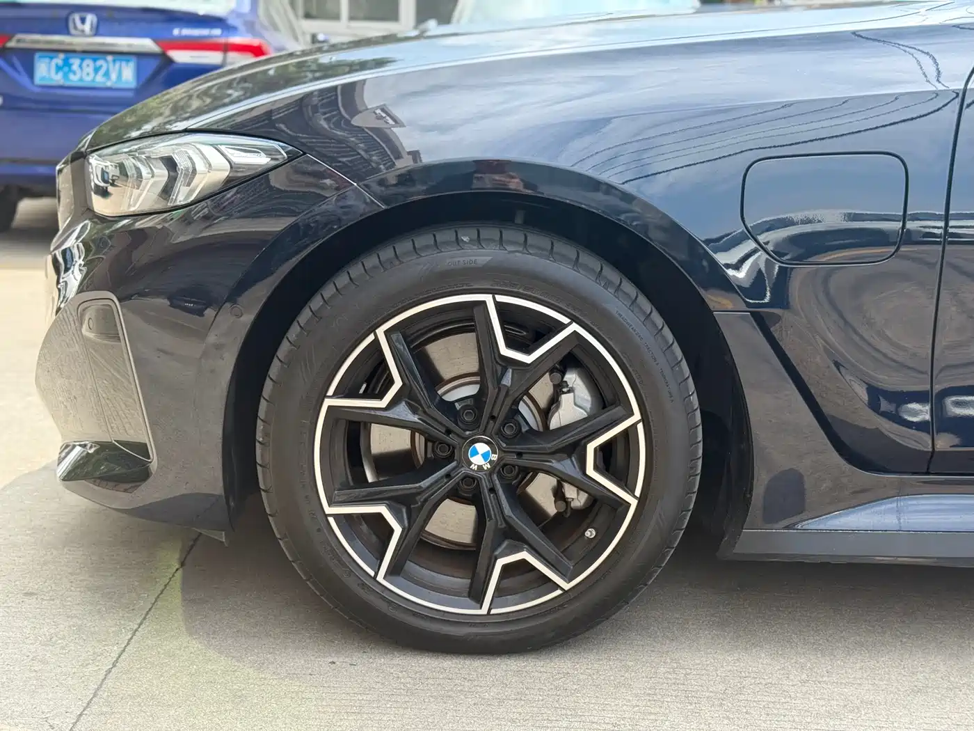 BMW i3 2025 eDrive 40 L Shadow Night Sport Package фото 19