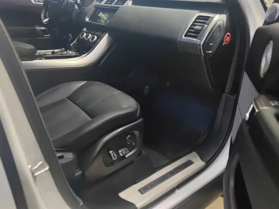 Land Rover Range Rover Sport 2016 3.0 SDV6 HSE фото 8