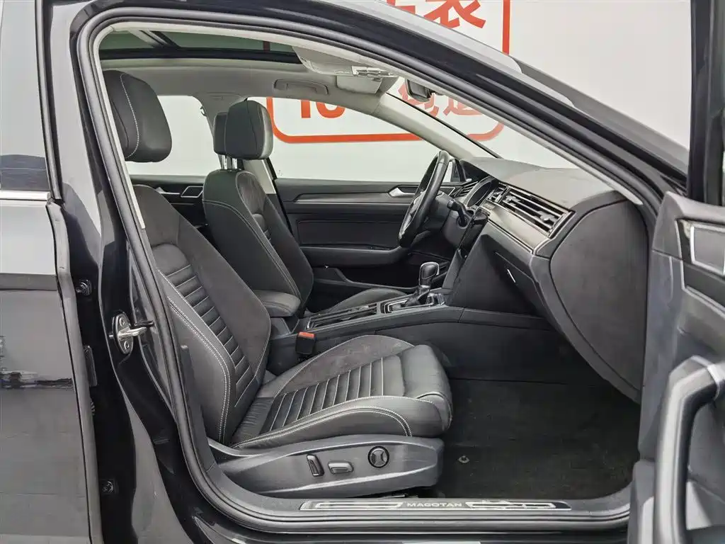 Volkswagen Magotan 2020 330TSI DSG Leading фото 23