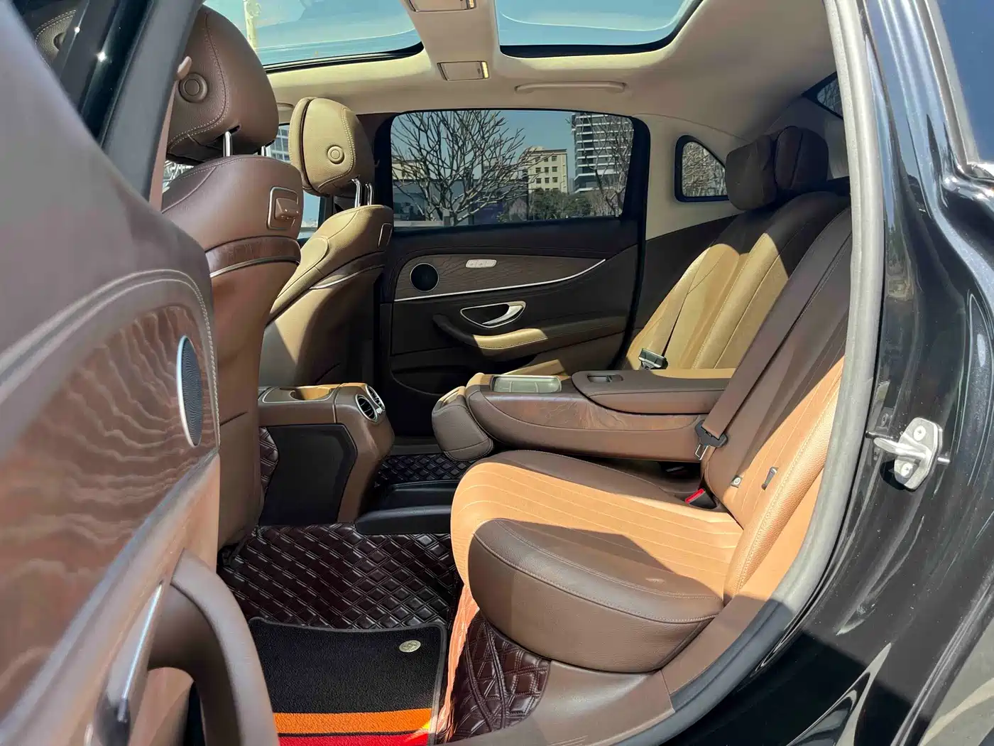Mercedes-Benz E-Class 2019 E 300 L Fashion фото 12