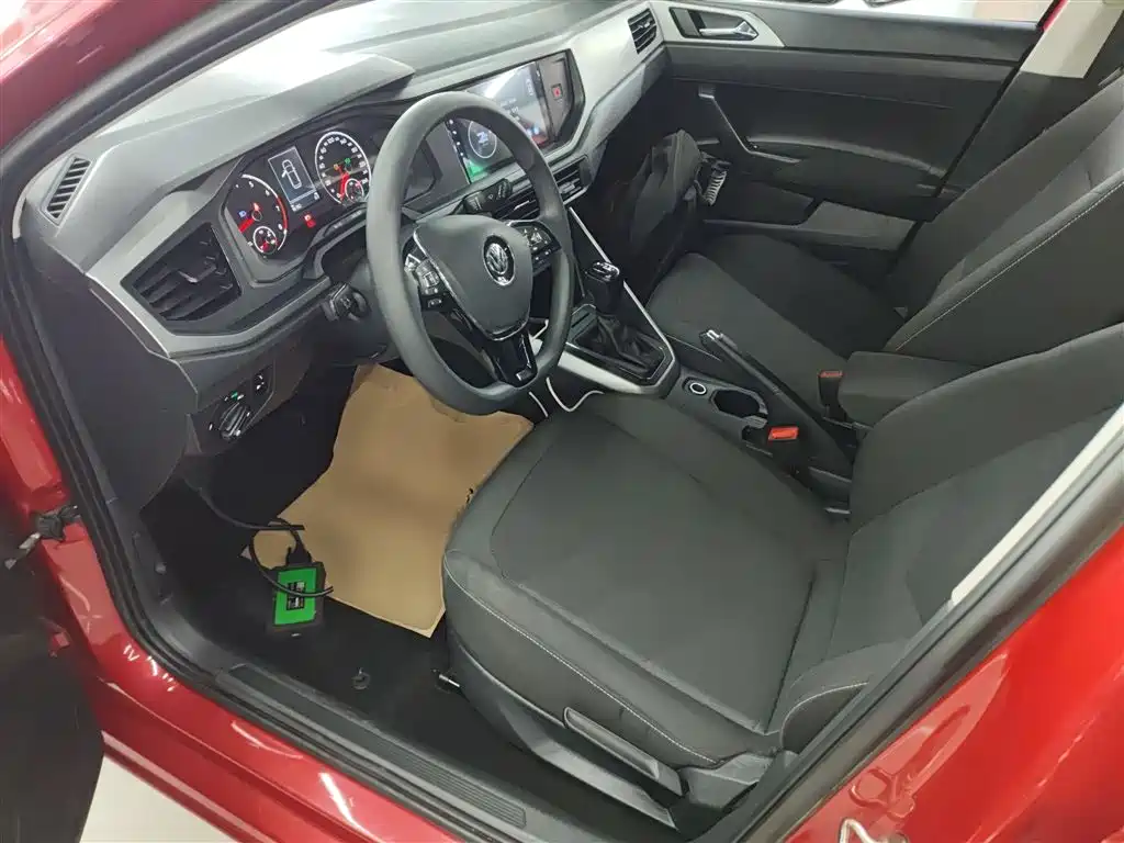 Volkswagen Polo 2019 Plus 1.5L Automatic Panorama Enjoyment Edition фото 15