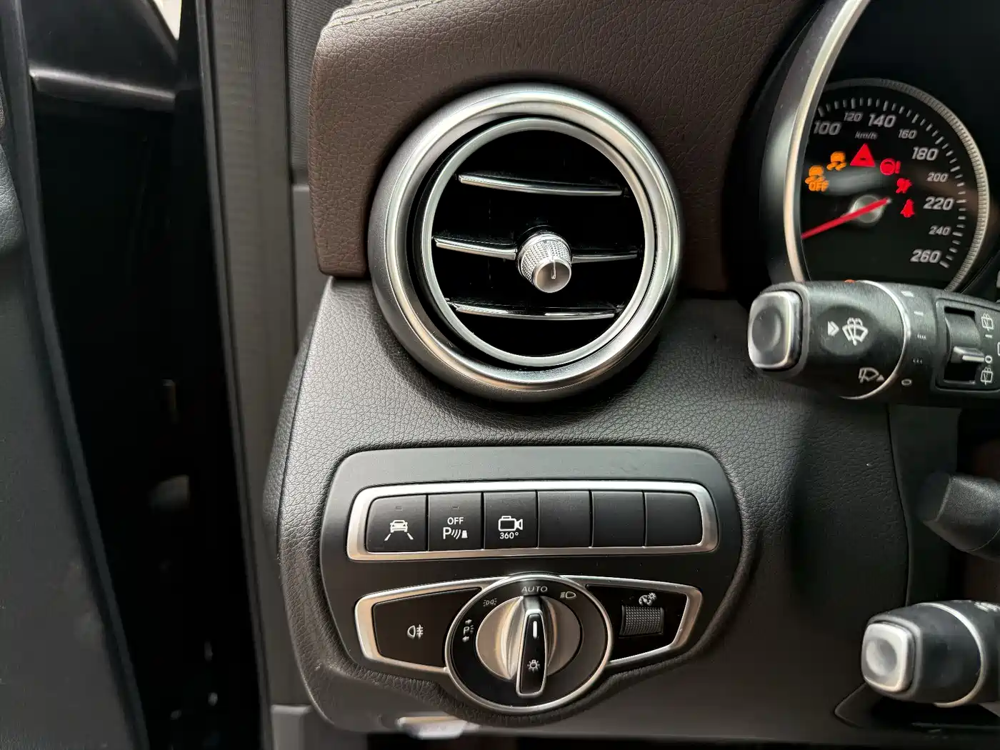 Mercedes-Benz GLC 2019 Facelift GLC 260 L 4MATIC Luxury фото 15