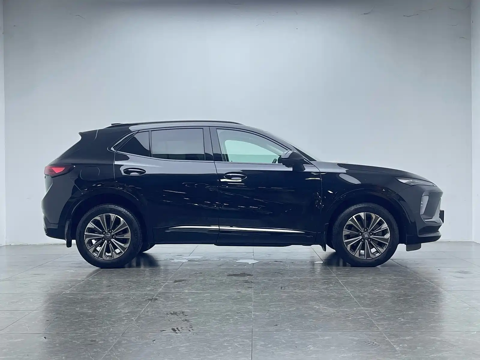 Photo 7 - Buick Envision S