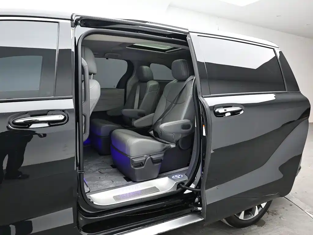 Toyota Granvia 2024 2023 2.5L Hybrid Prestige PLUS Edition