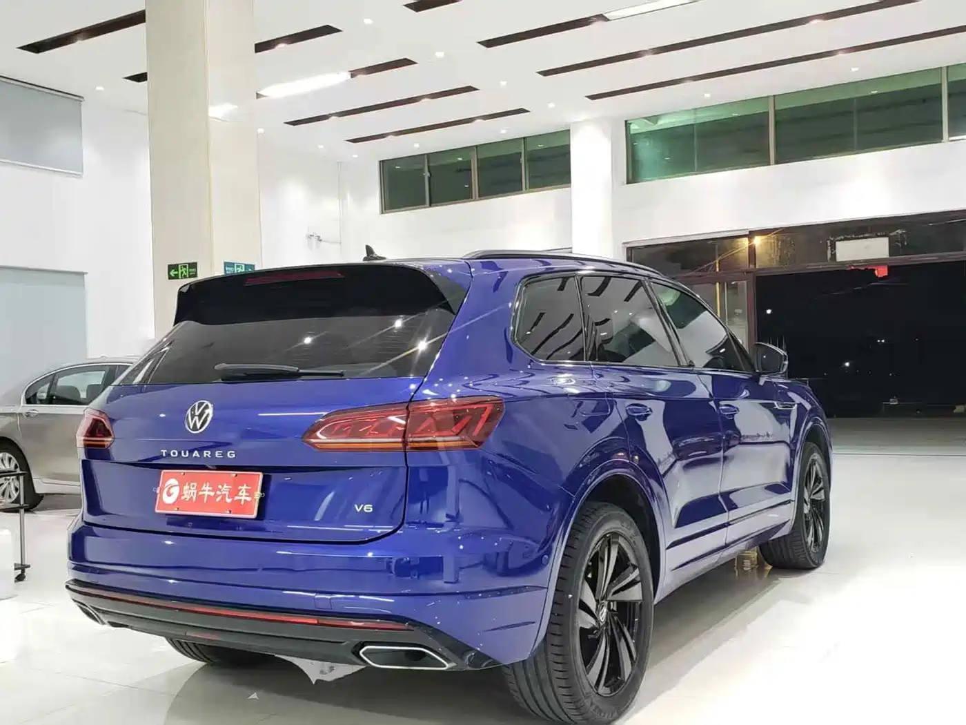 VOLKSWAGEN TOUAREG