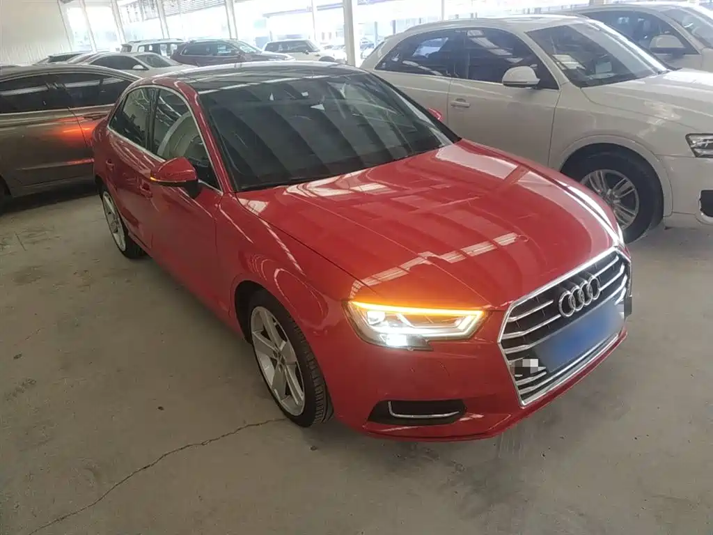 Audi A3 2018 30th Anniversary Limousine 35 TFSI Style фото 4
