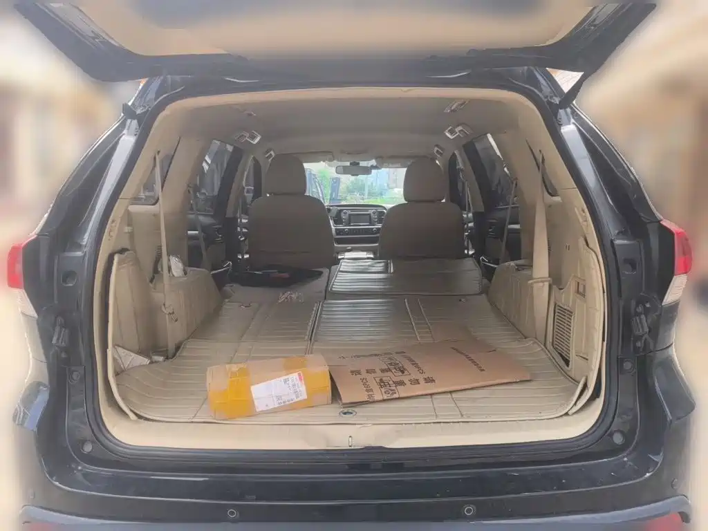 Фото 15 - Toyota Highlander