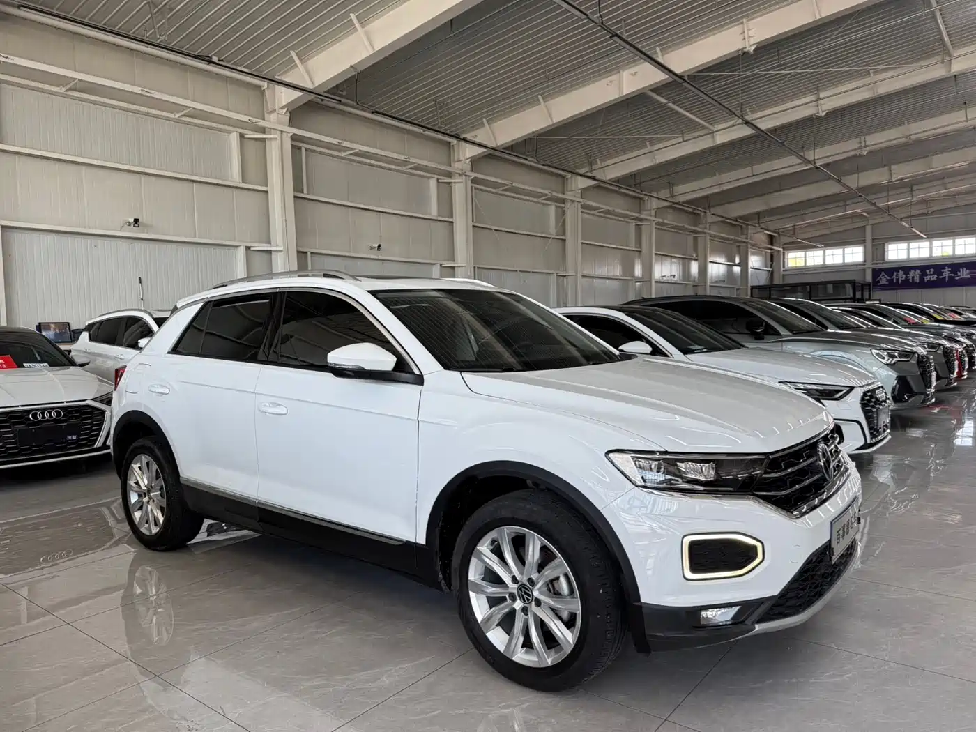 Volkswagen T-ROC 2022 280TSI DSG 2WD Elite PLUS фото 3