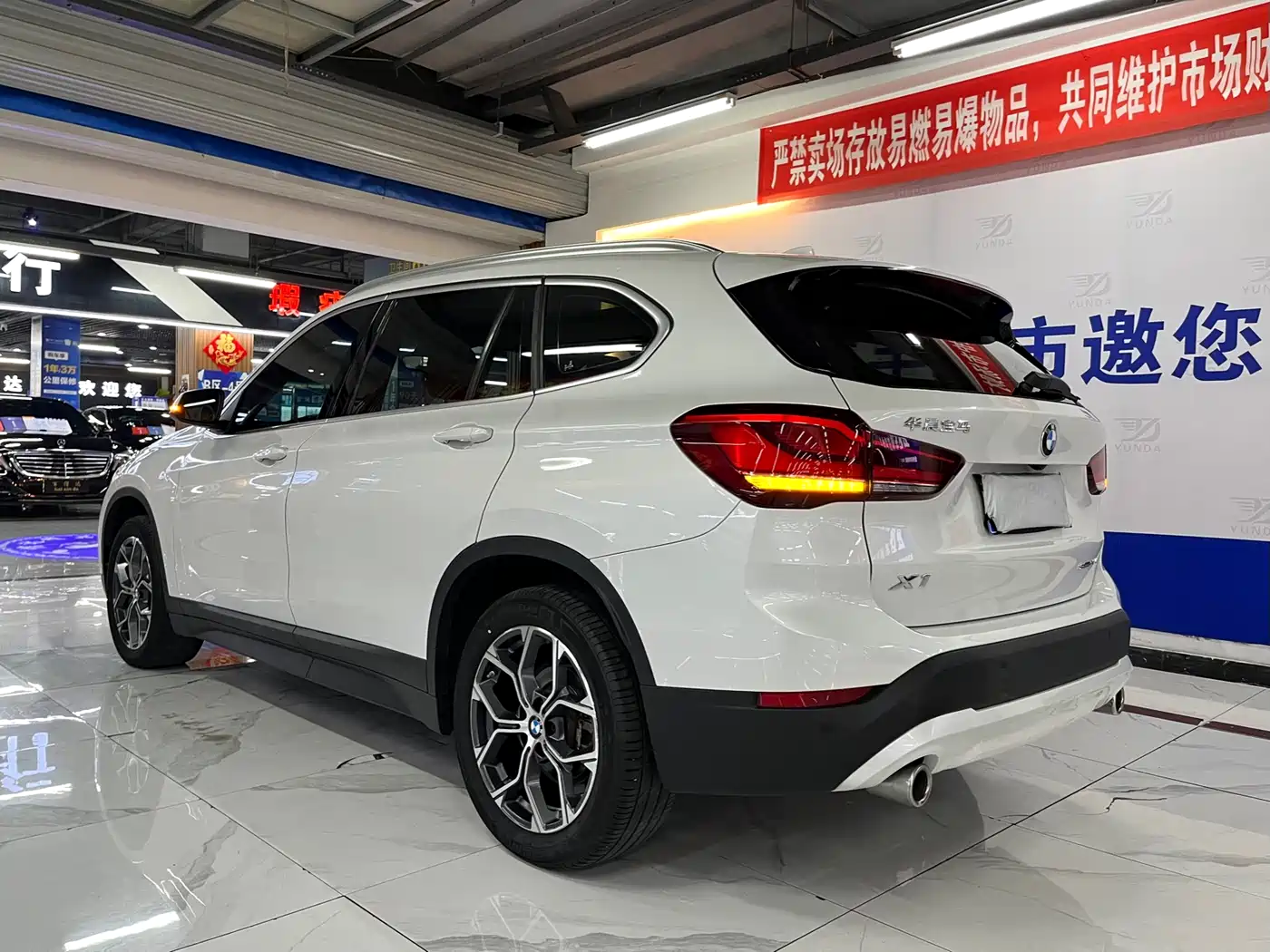 BMW X1 2021 sDrive25Li Leading фото 3