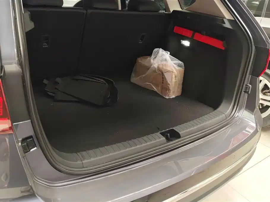 Volkswagen Tharu 2019 Model 330TSI 4WD Flagship Edition China VI фото 4
