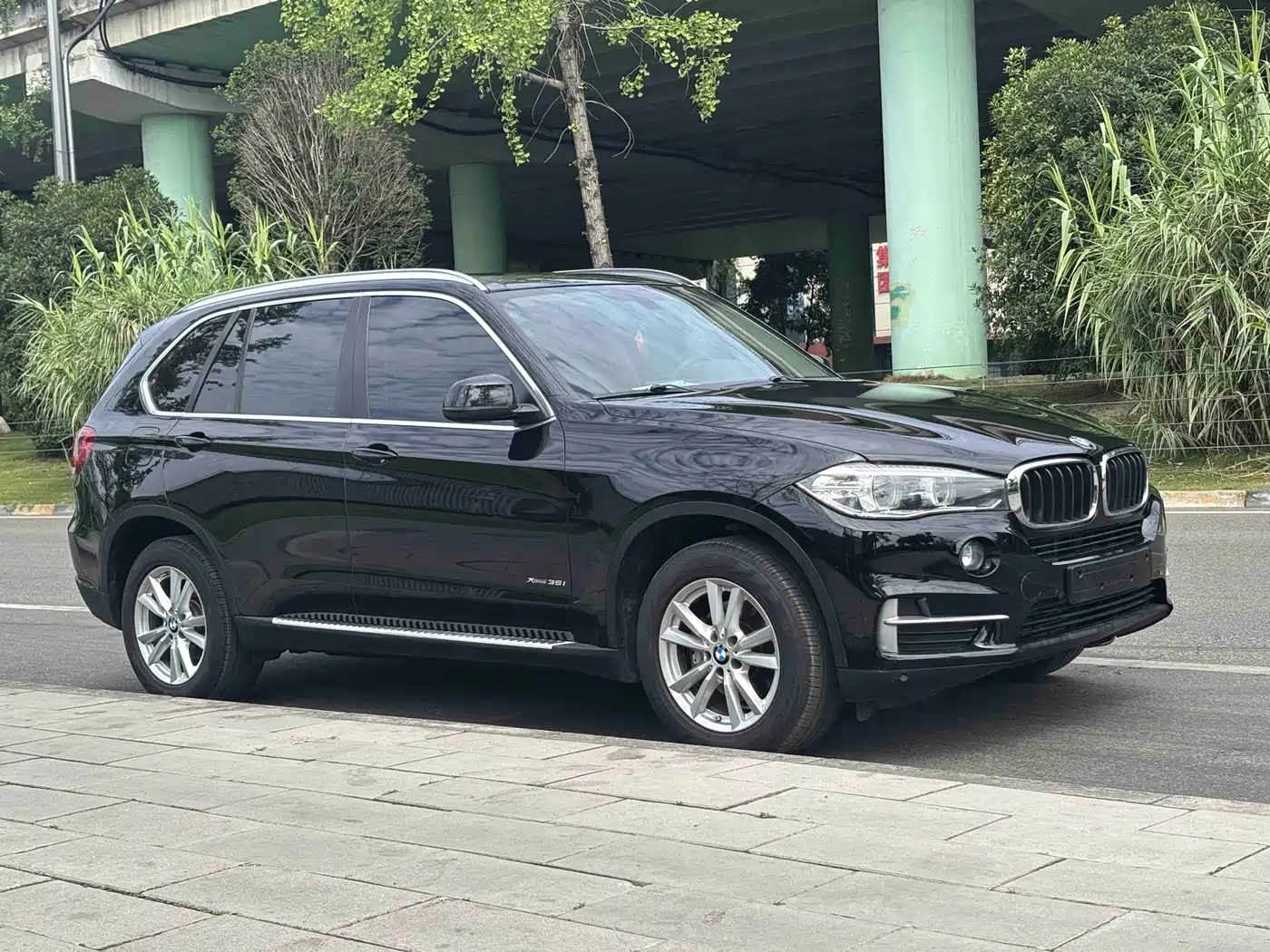 BMW X5 (Import) 2018 xDrive35i Elegant Model фото 4