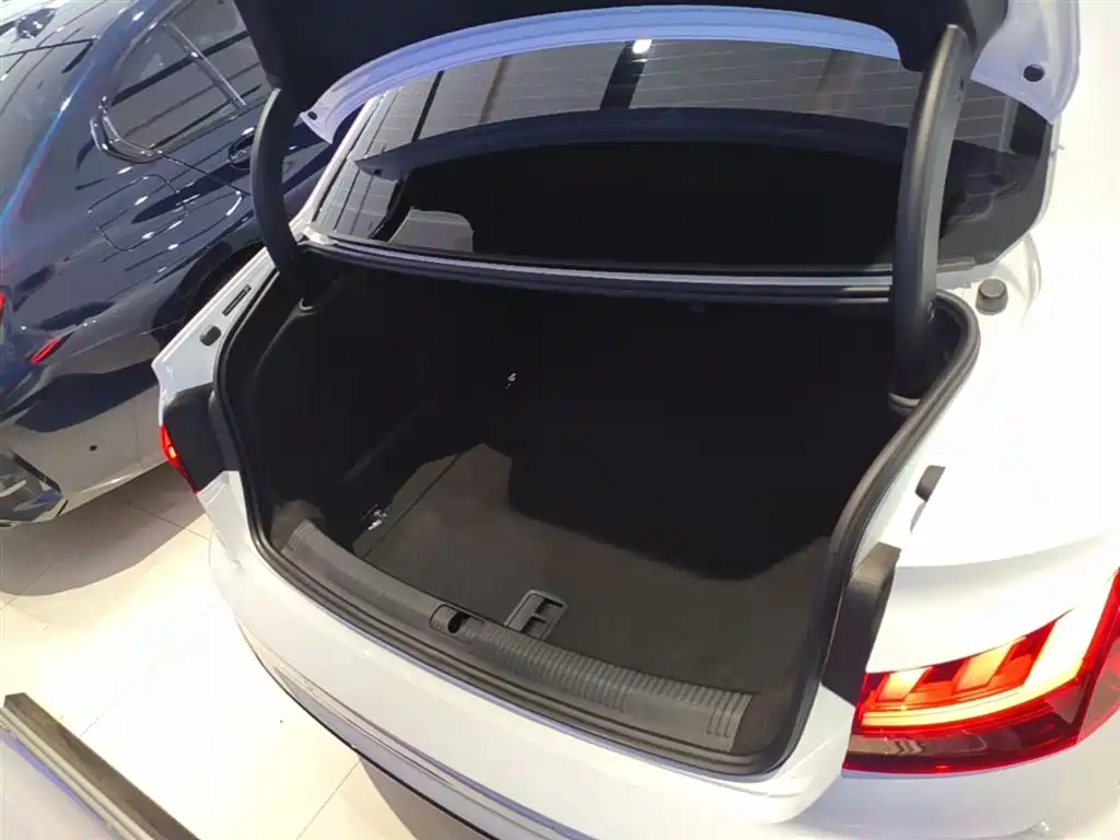 Audi A4L 2024 40 TFSI Luxury Dynamic фото 19
