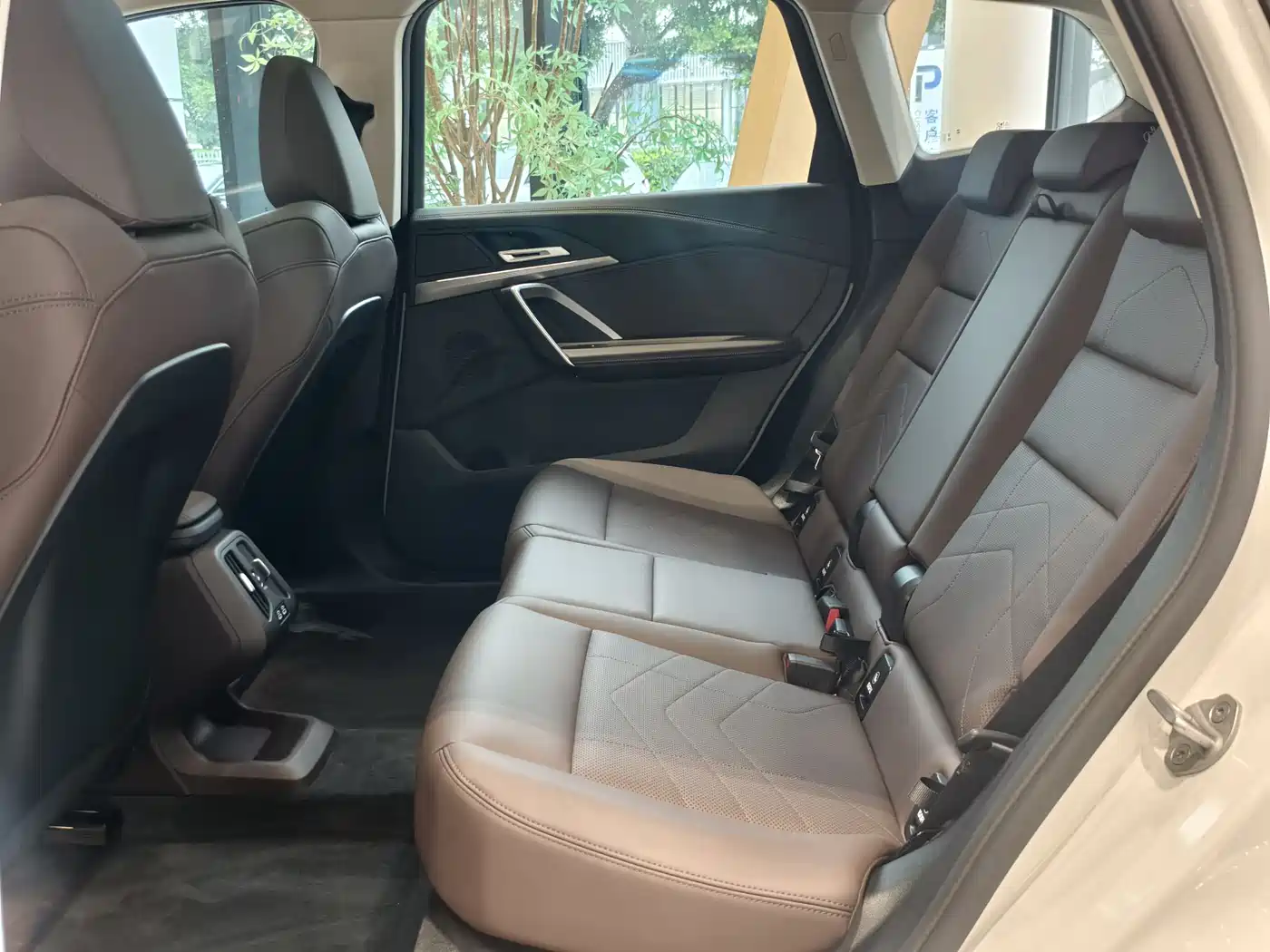 BMW iX1 2025 eDrive25L M Sport Package фото 7