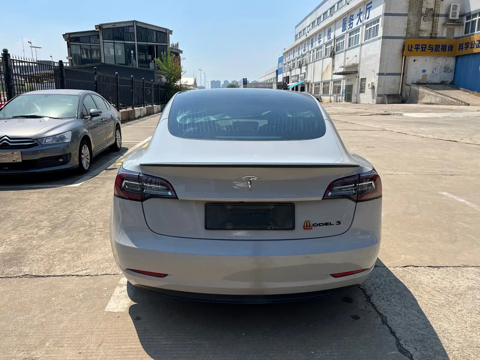 Фото 18 - Tesla Model 3