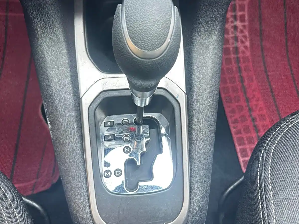 Peugeot 301 2014 1.6L Automatic Luxury Edition фото 9