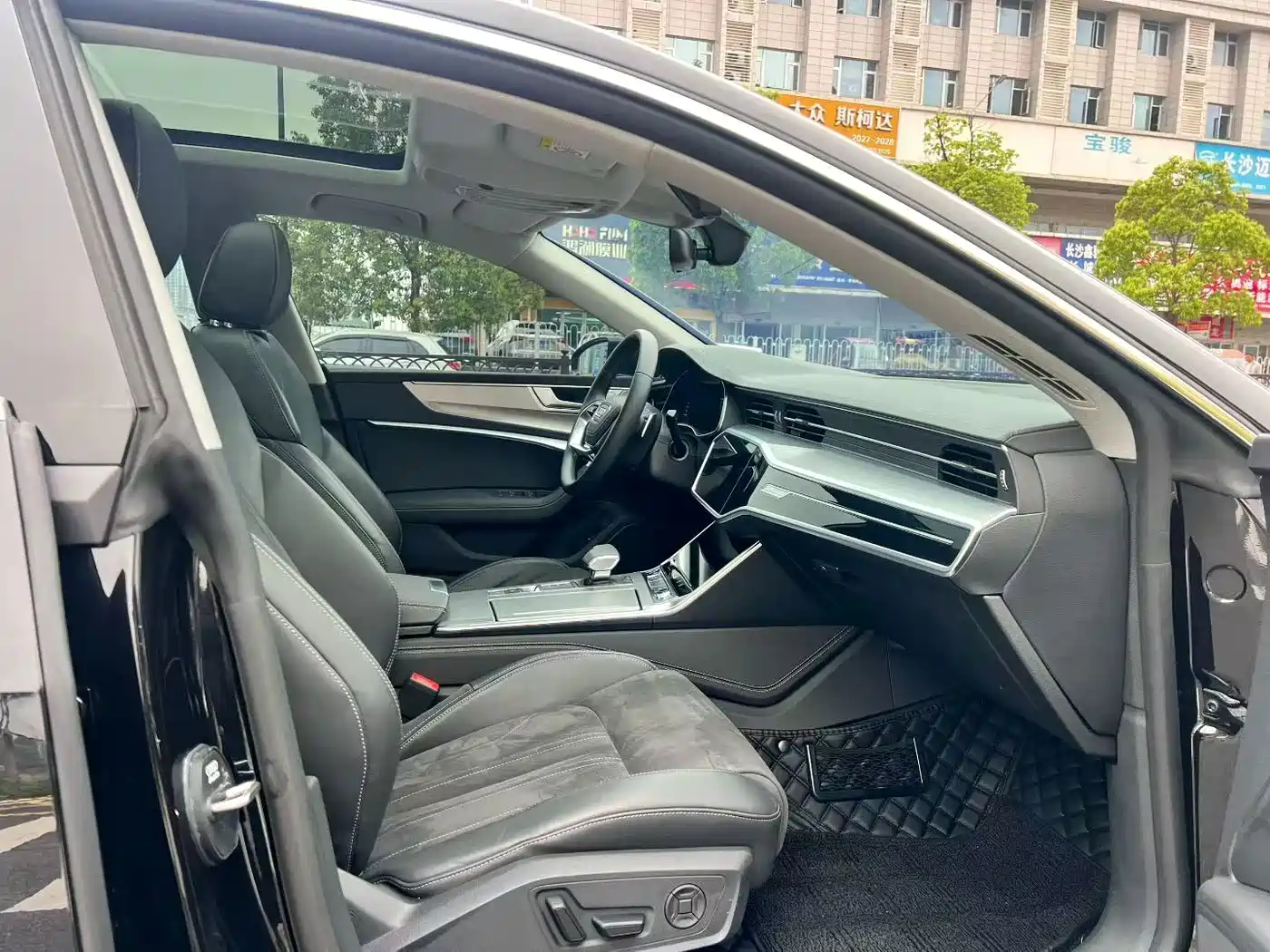 Photo 6 - Audi A7L