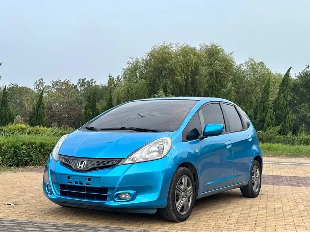 Фото 1 - Honda Fit