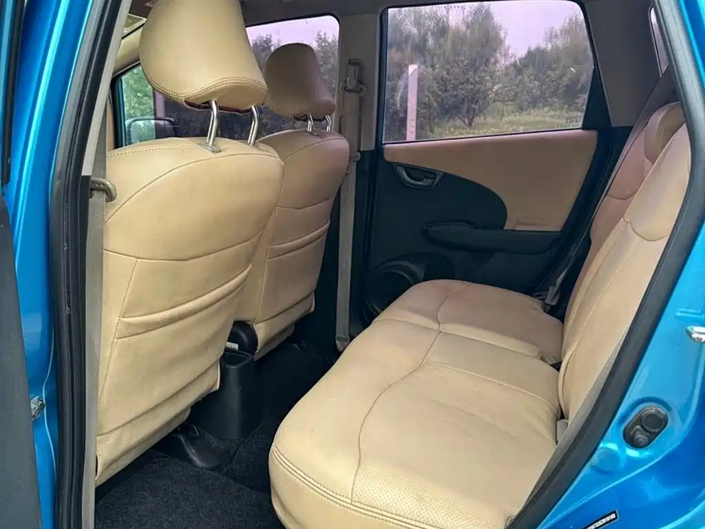 Фото 7 - Honda Fit