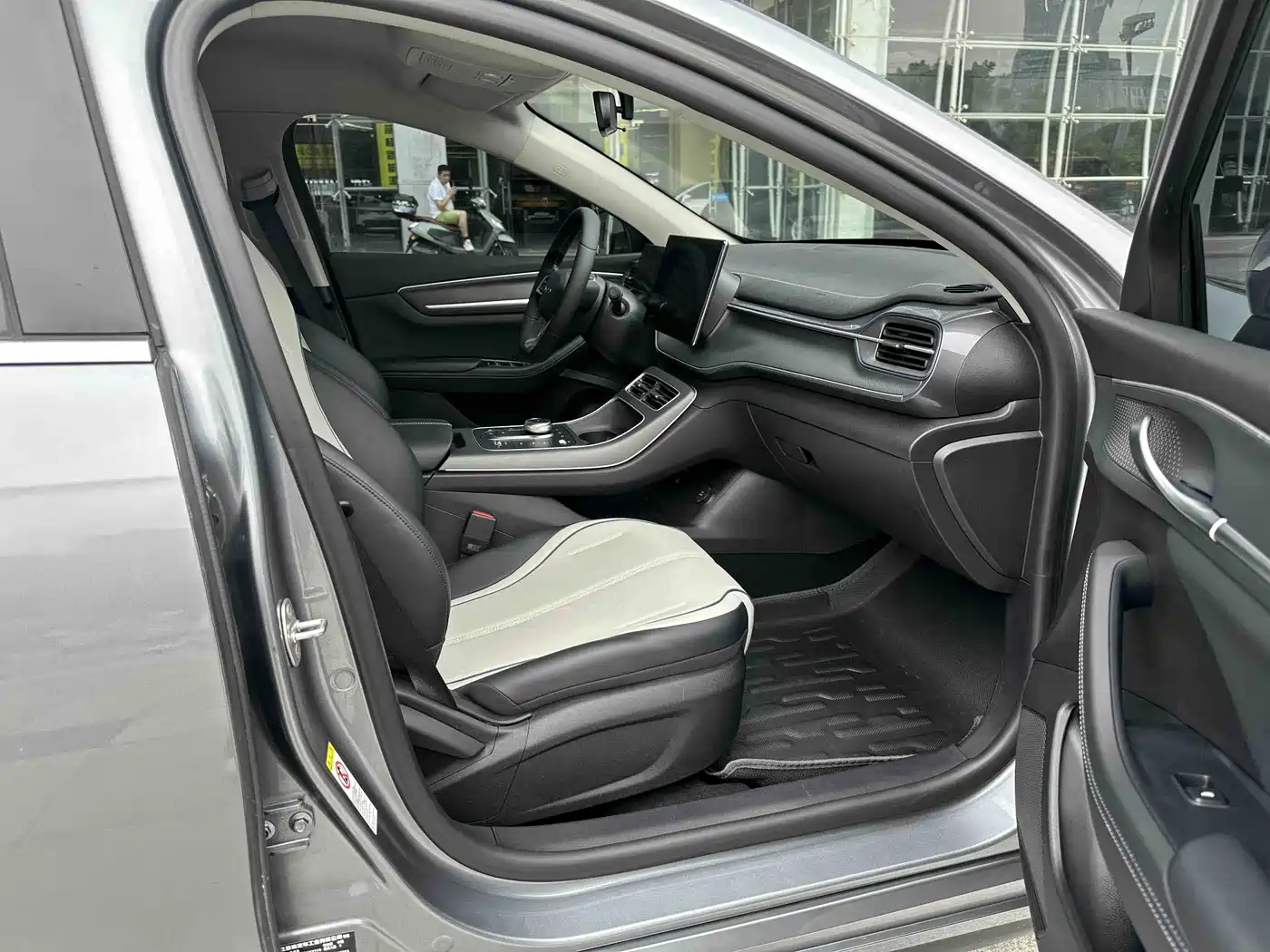 BYD Destroyer 05 2024 Glory Edition DM-i 55KM Luxury фото 12