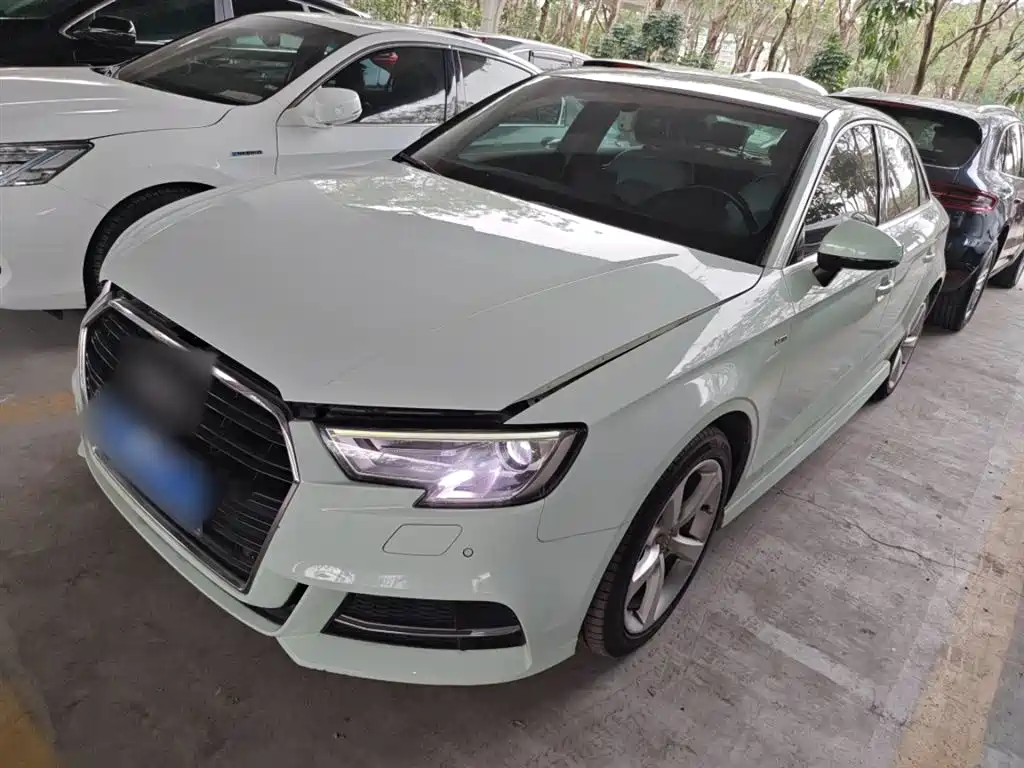 Audi A3 2018 30th Anniversary Limousine 35 TFSI Fashion