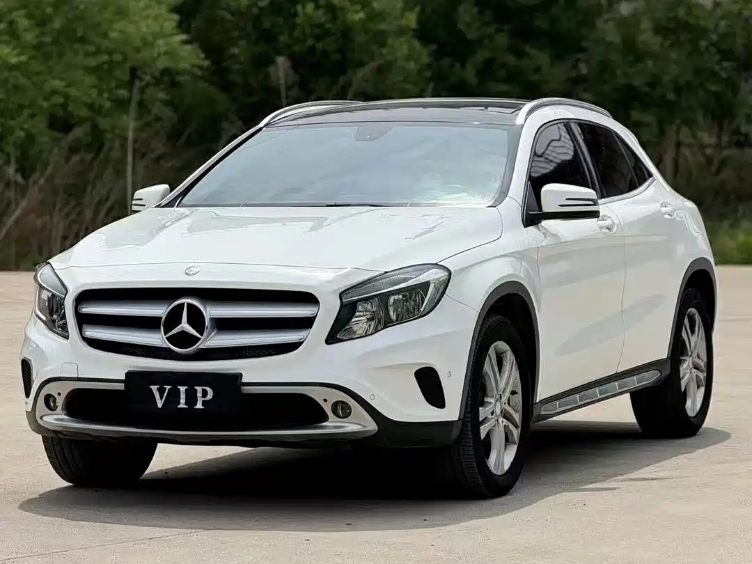 Mercedes-Benz GLA 2015 2015 GLA 200 Fashion