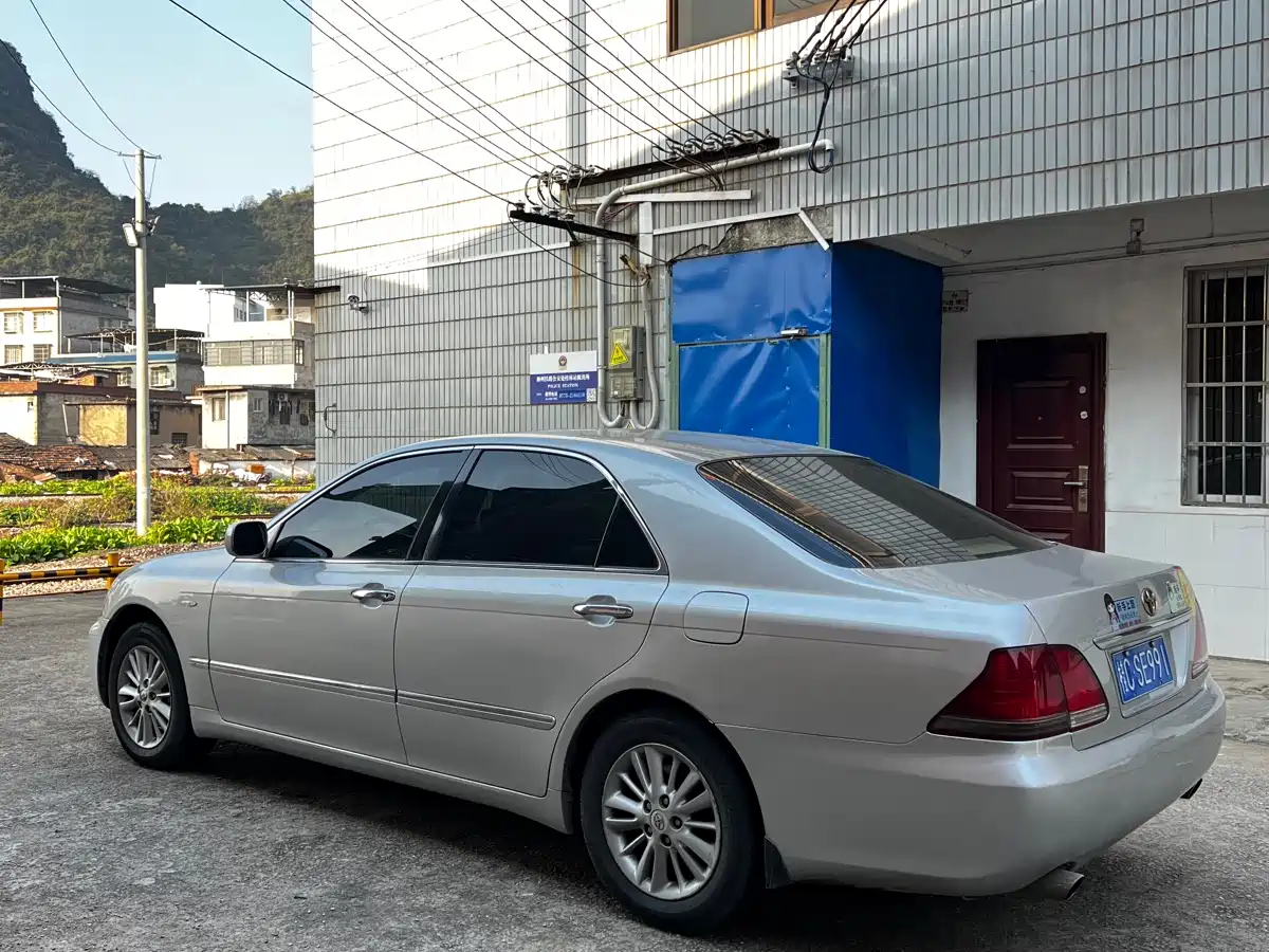 Toyota Crown 2008 2.5L 5th Anniversary Edition фото 6