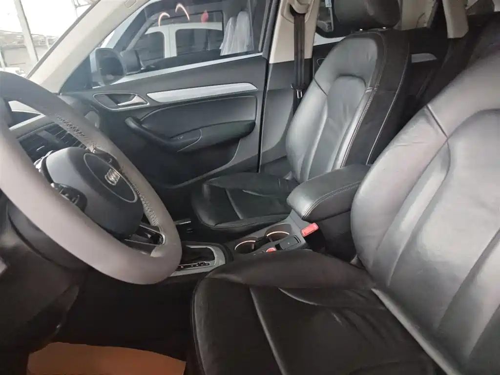 Audi Q3 2015 35 TFSI quattro Technology фото 15