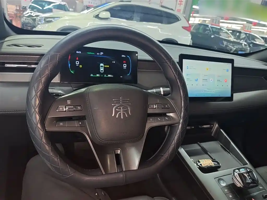 BYD Qin PLUS 2025 DM-i Smart Drive 55KM Leader фото 10