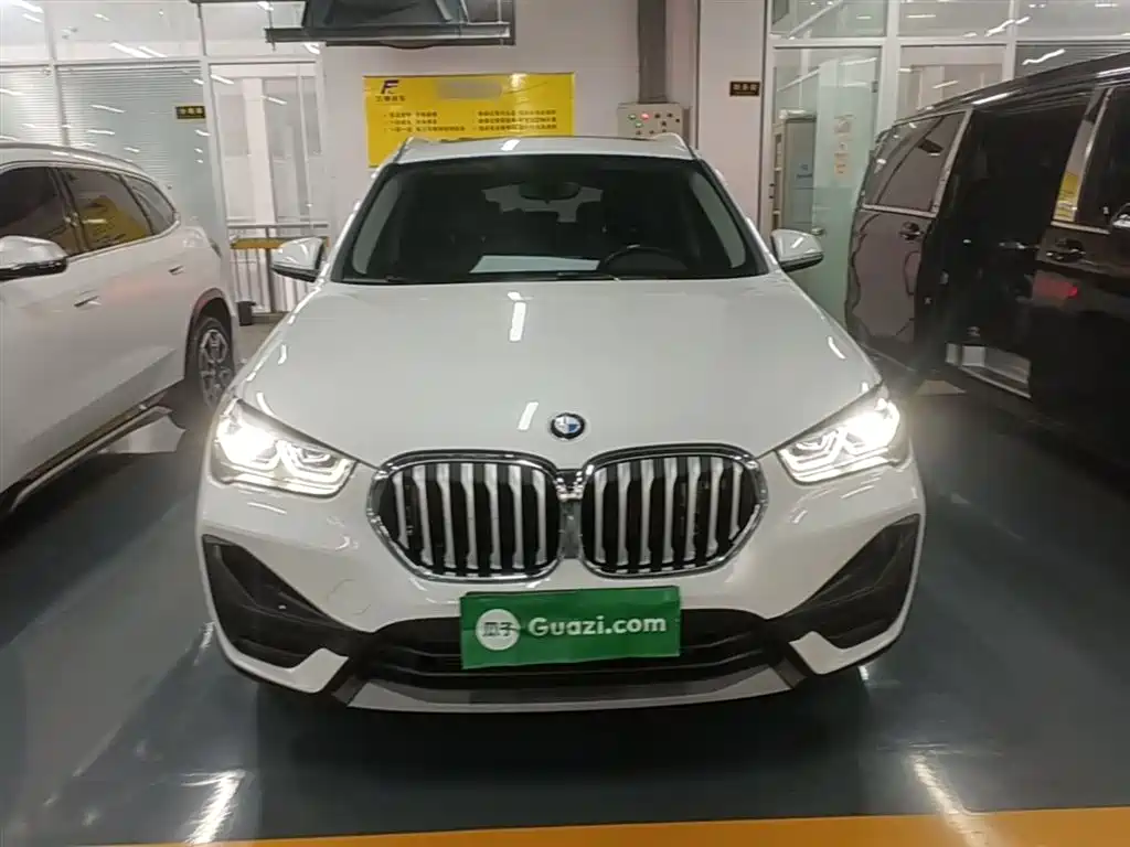 BMW X1 2021 sDrive25Li Leading фото 3