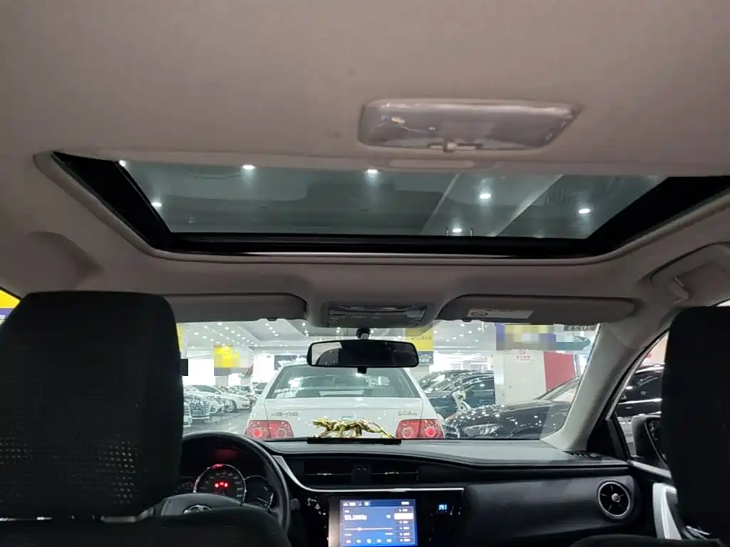 Toyota Levin 2017 Facelift 185T CVT Elite (China V) фото 18